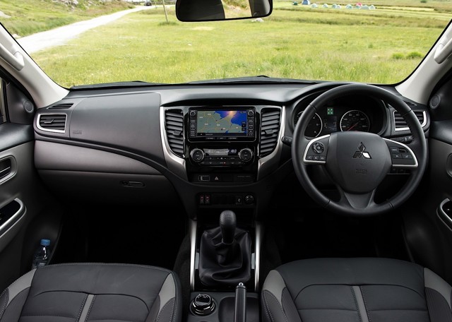 Mitsubishi L 200 foto 15