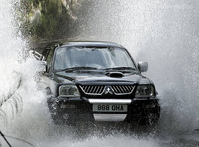 Mitsubishi L 200 photo 4