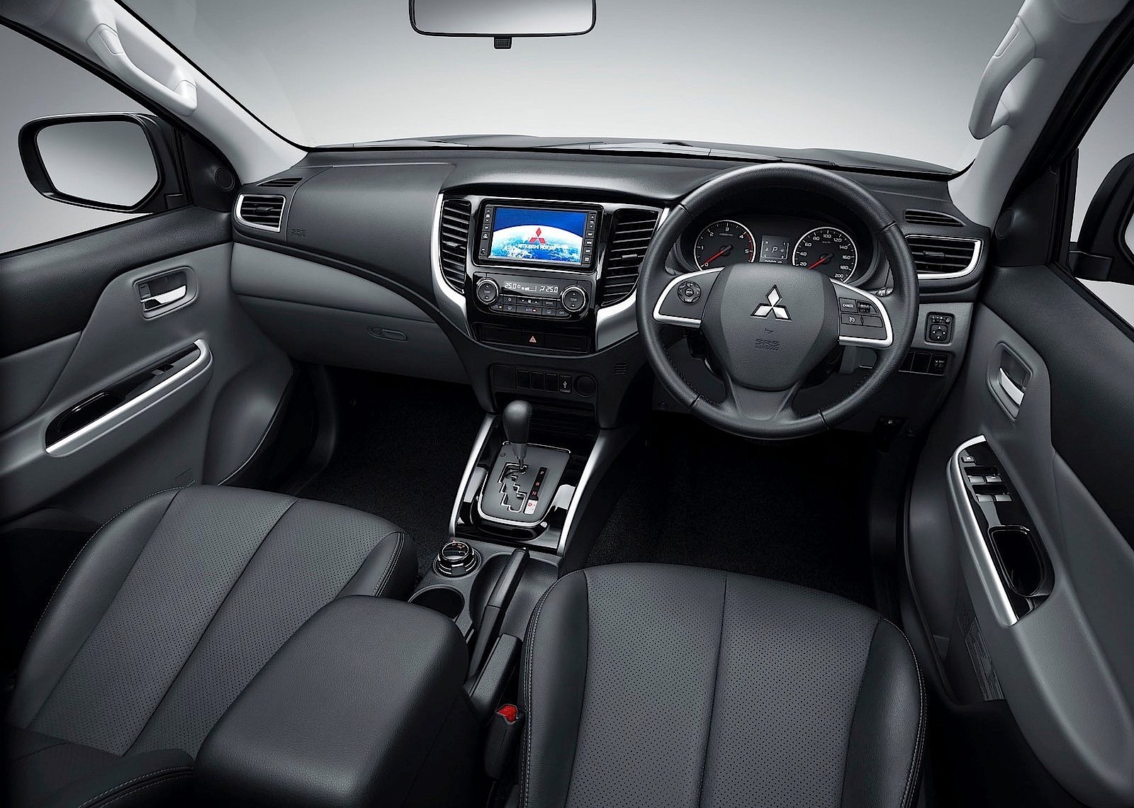 Mitsubishi L 200 photo 50