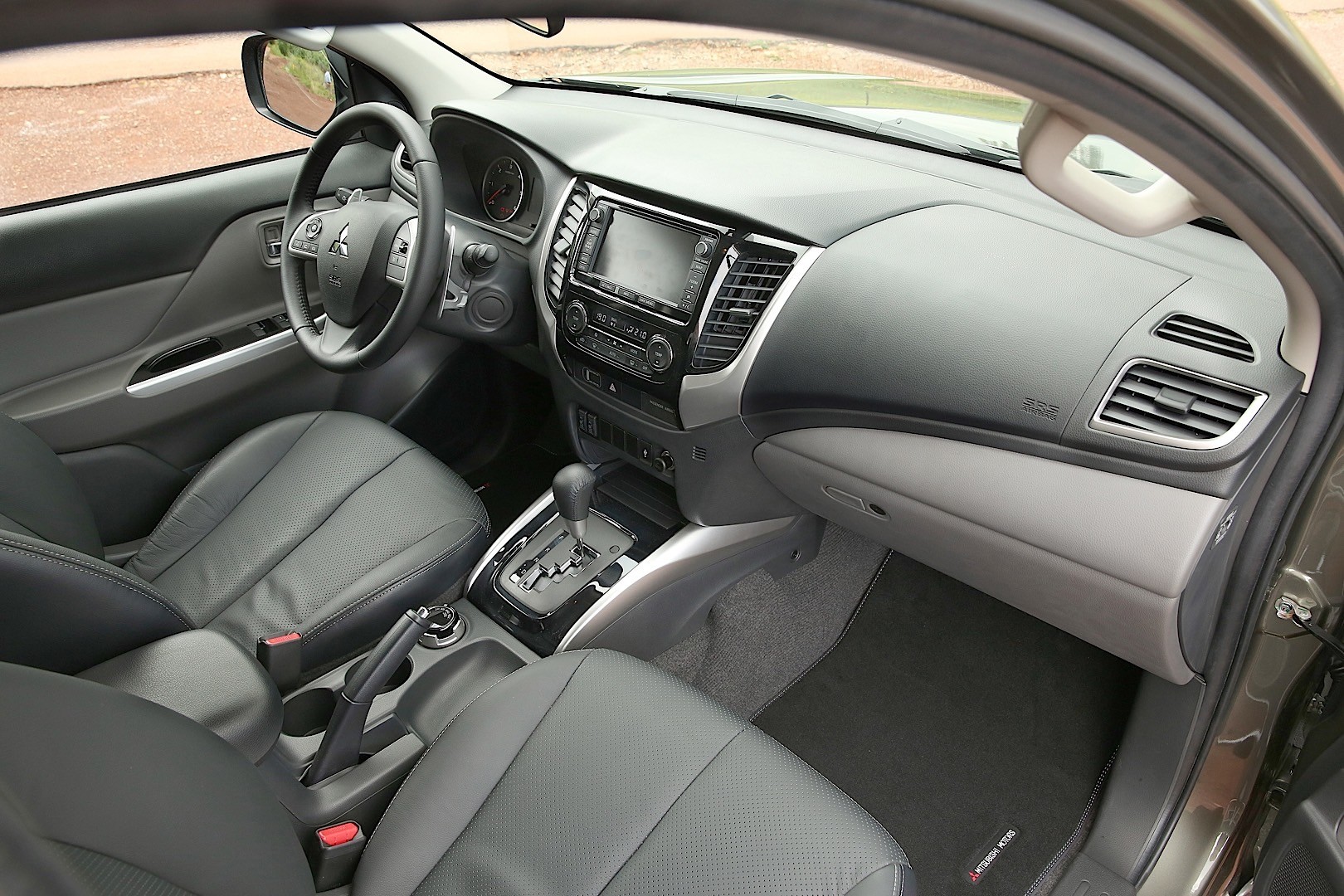 Mitsubishi L 200 photo 64