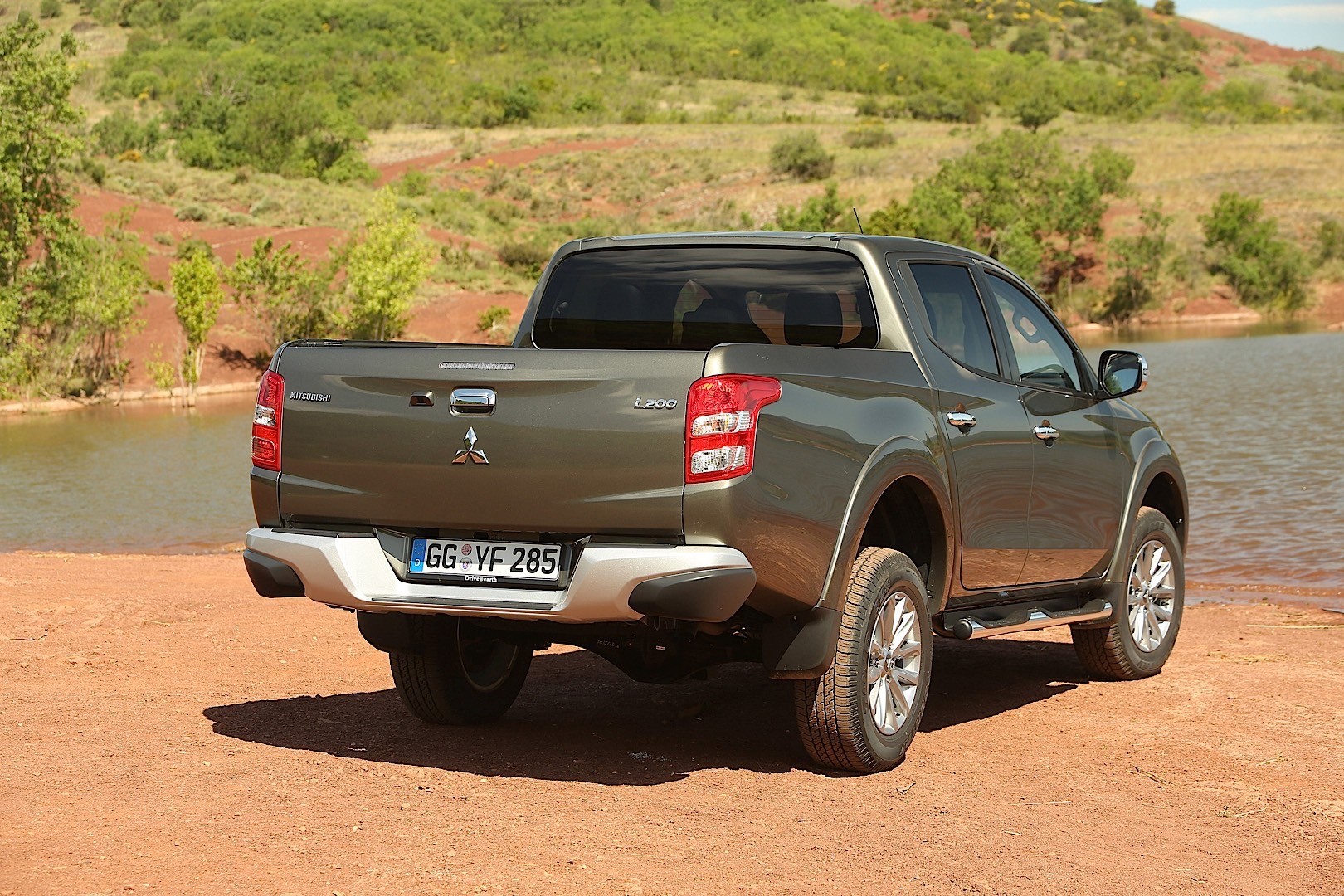 Mitsubishi L 200 photo 3