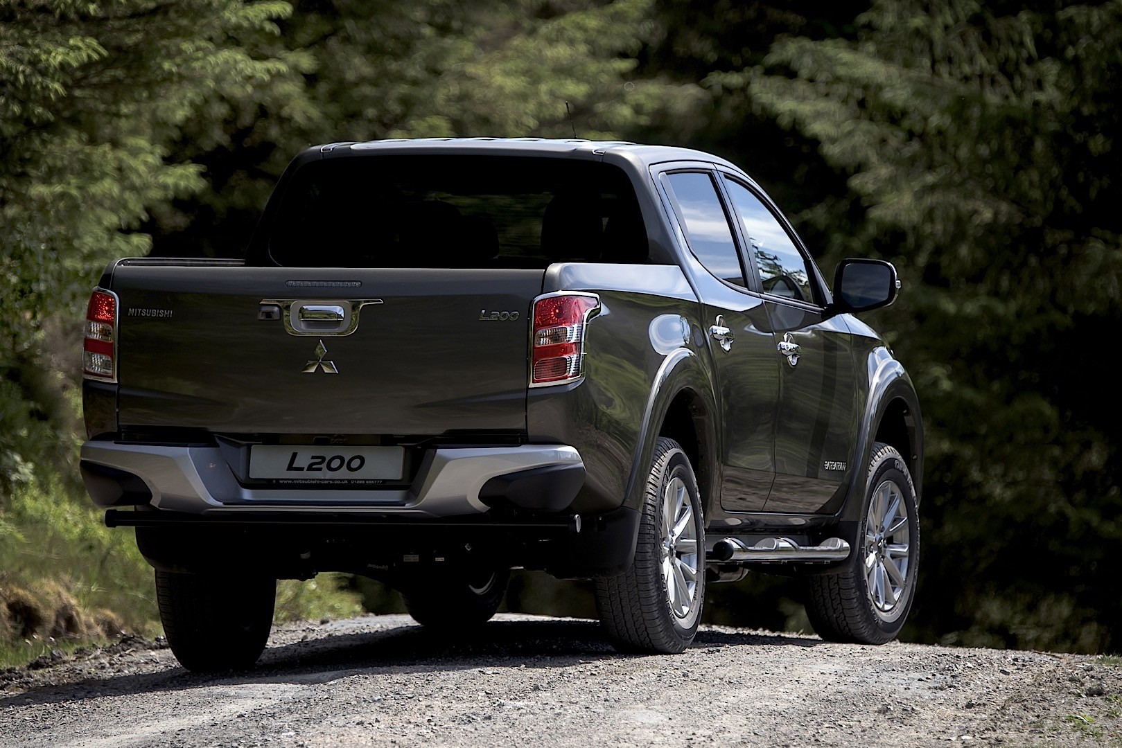Mitsubishi L 200 photo 10