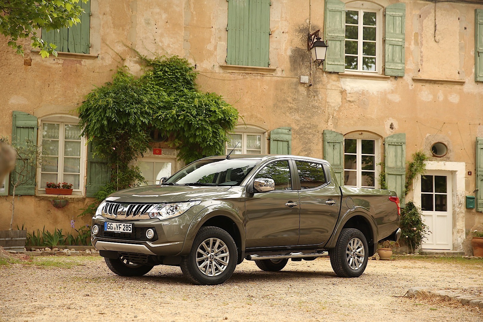 Mitsubishi L 200 photo 11