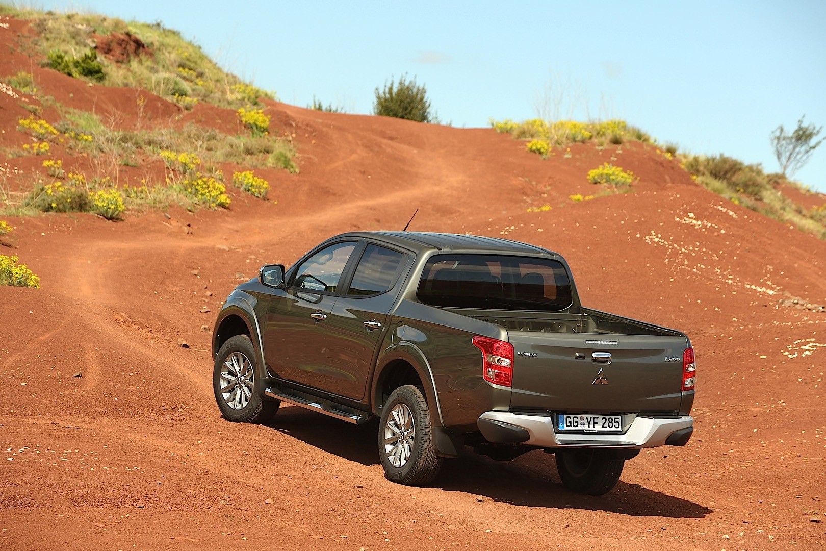 Mitsubishi L 200 photo 14