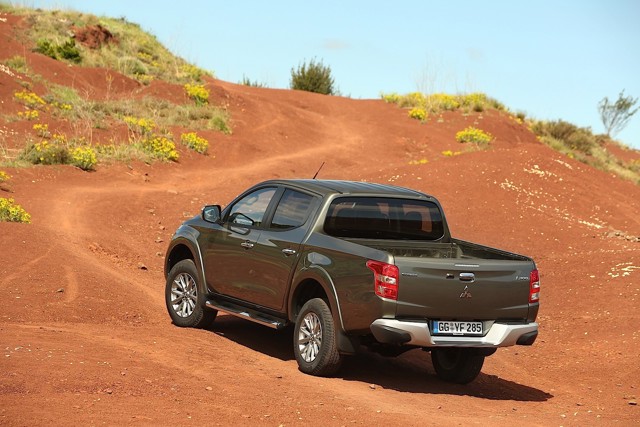 Mitsubishi L 200 Foto 14