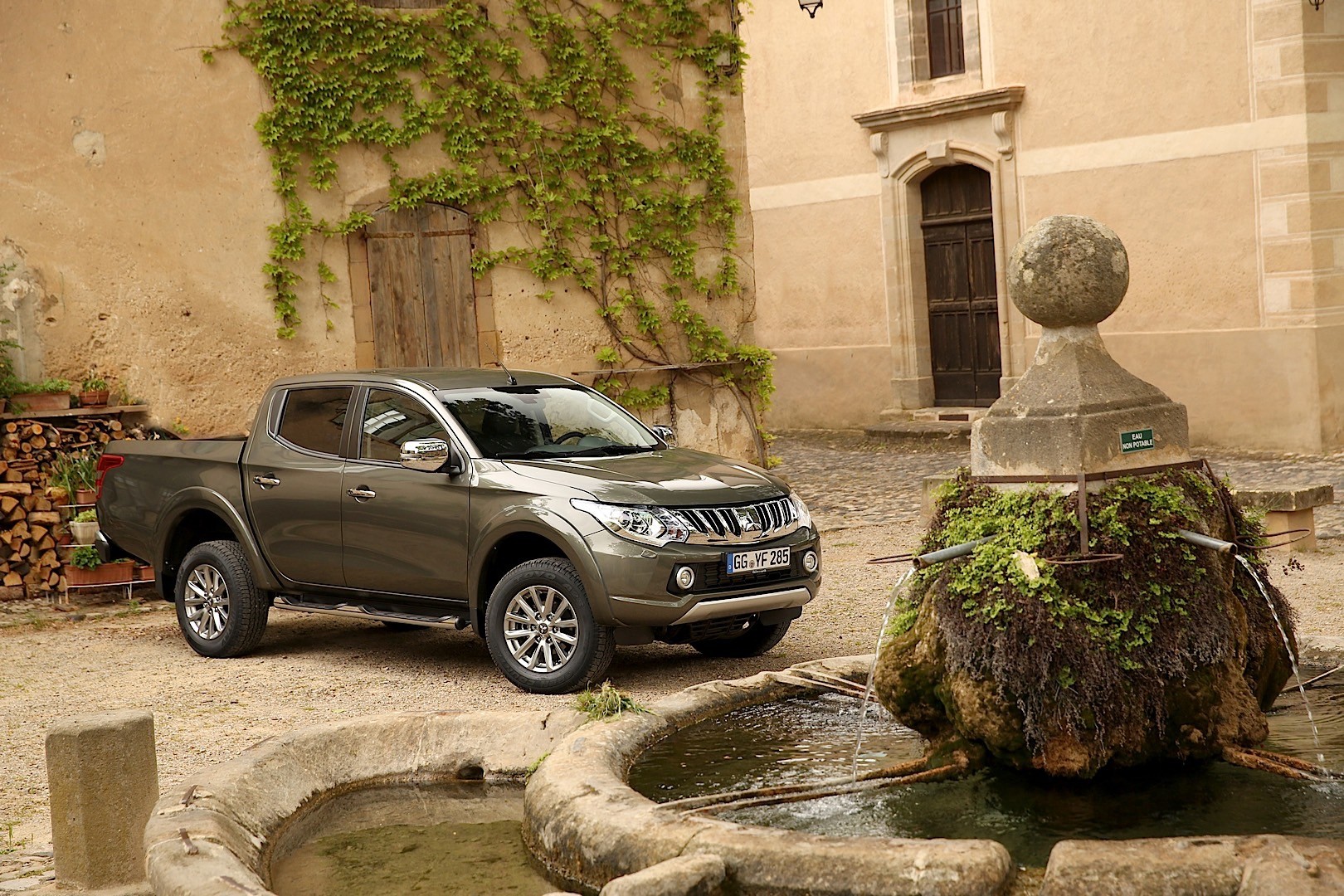 Mitsubishi L 200 photo 16