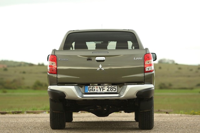 Mitsubishi L 200 Foto 18