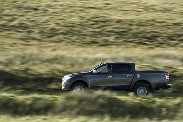 Mitsubishi L 200 Foto 23