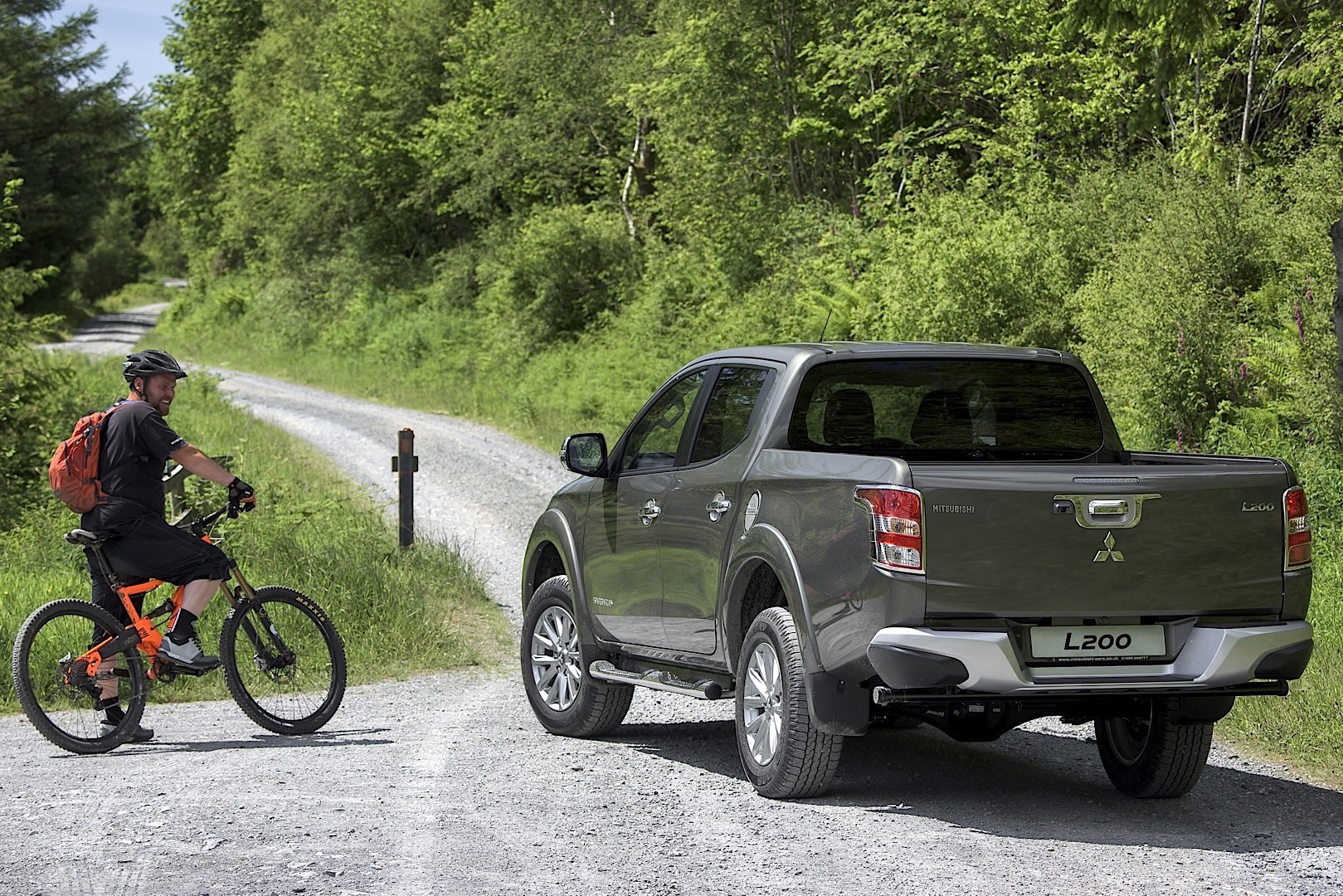 Mitsubishi L 200 photo 27