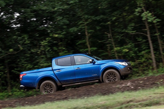 Mitsubishi L 200 Foto 35