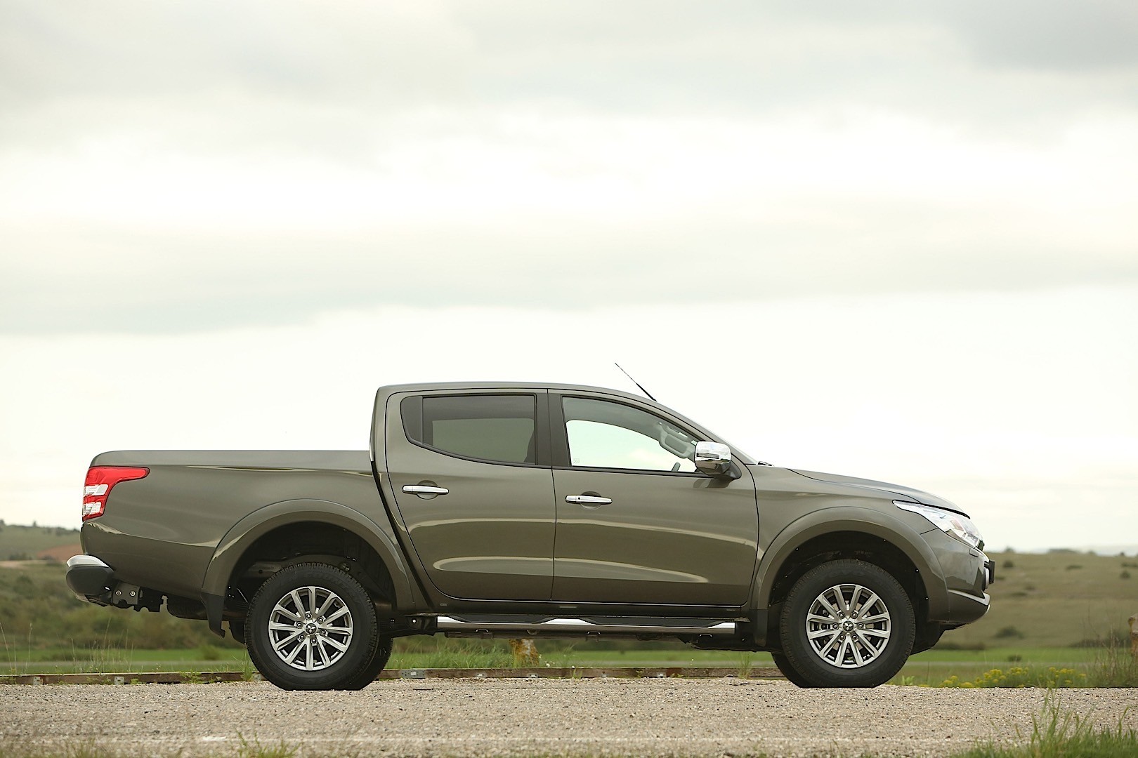 Mitsubishi L 200 photo 37