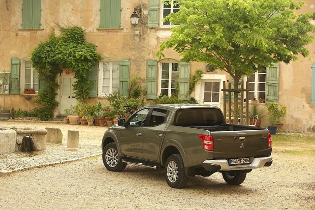 Mitsubishi L 200 Foto 38
