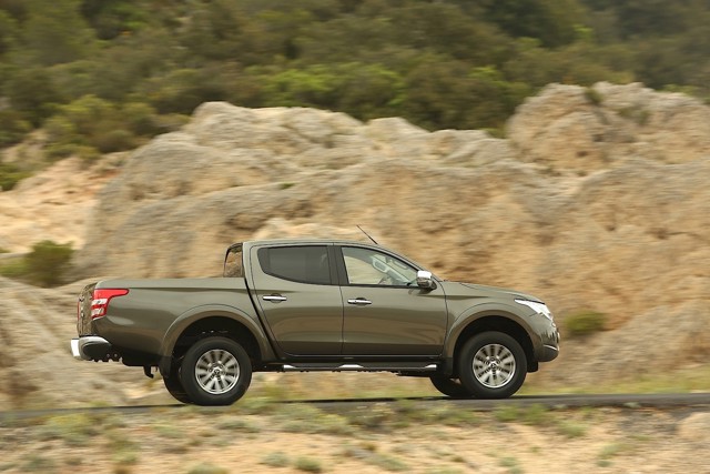 Mitsubishi L 200 Foto 42