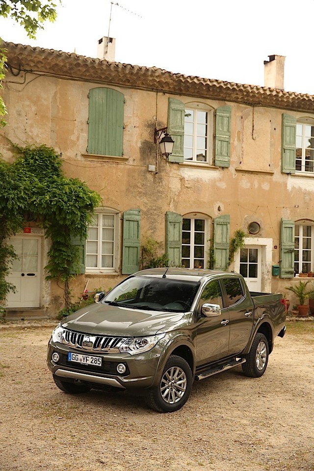 Mitsubishi L 200 Foto 45