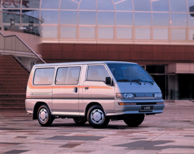 Mitsubishi L300 photo 7