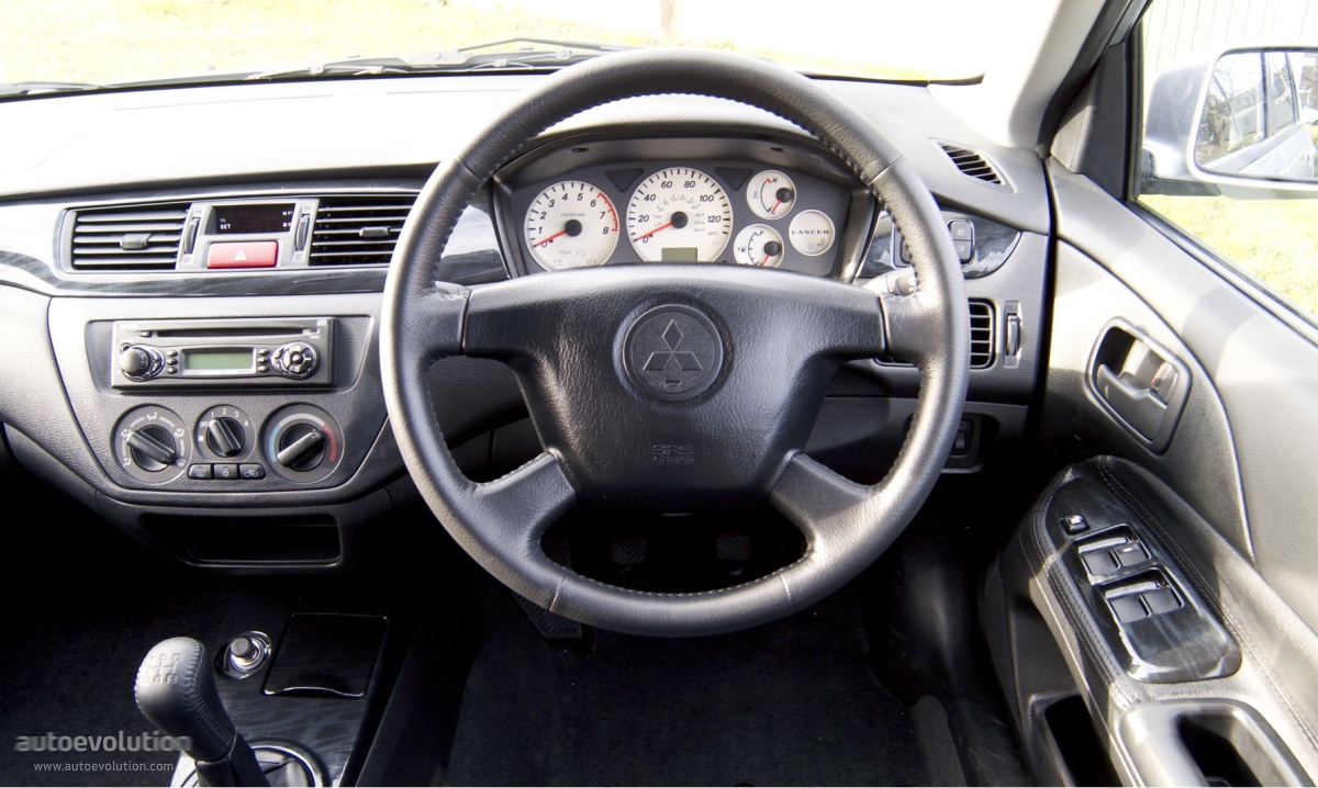 Mitsubishi Lancer Combi photo 4