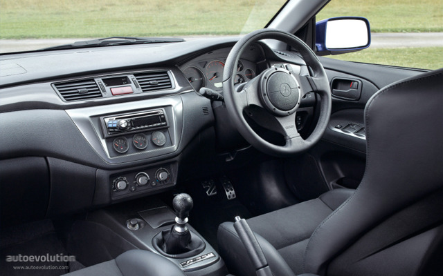 Mitsubishi Lancer Evolution foto 10
