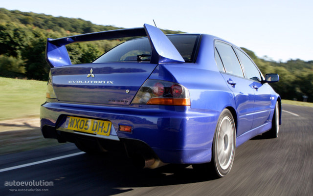 Mitsubishi Lancer Evolution foto 2