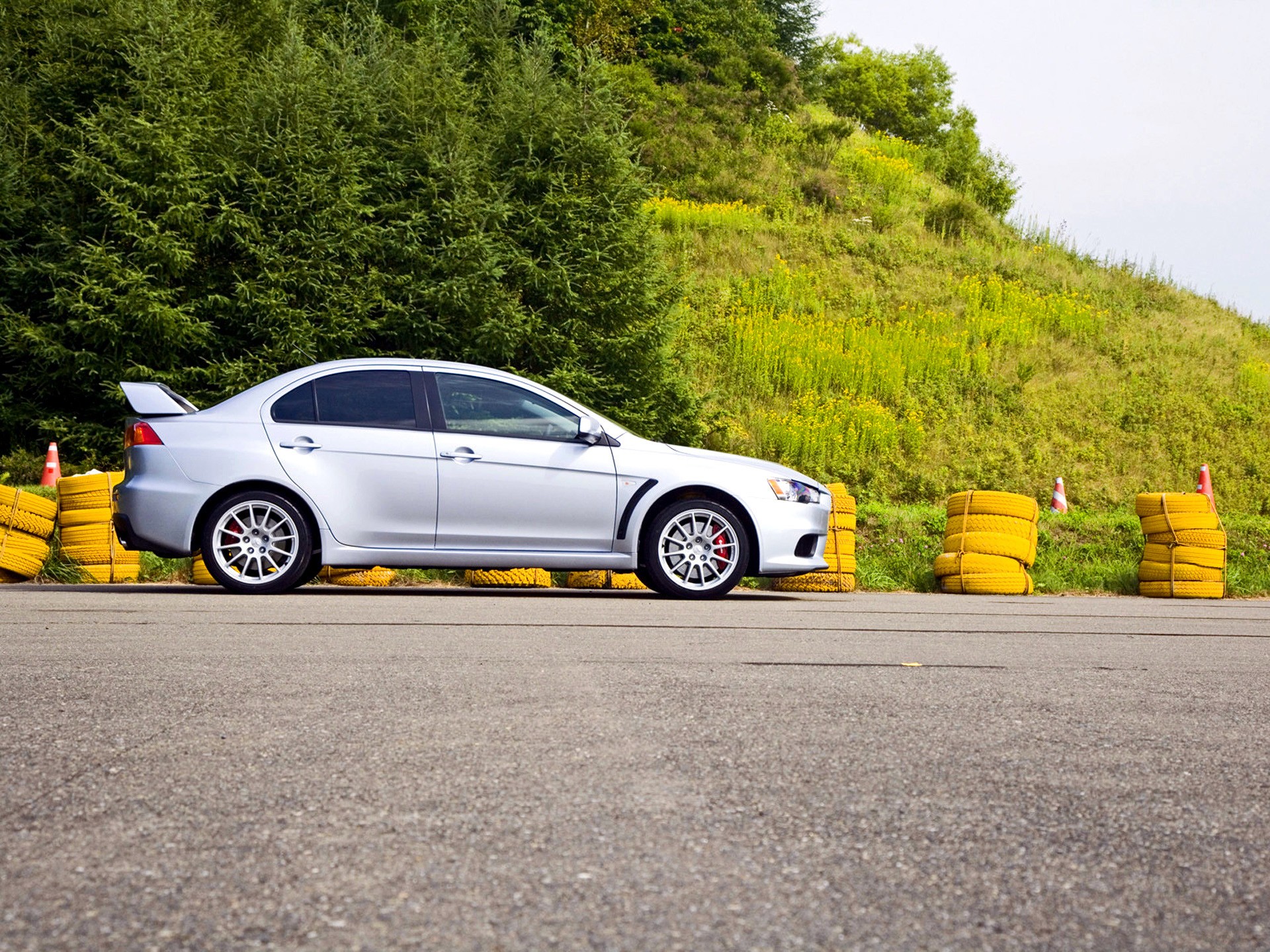 Mitsubishi Lancer Evolution photo 24