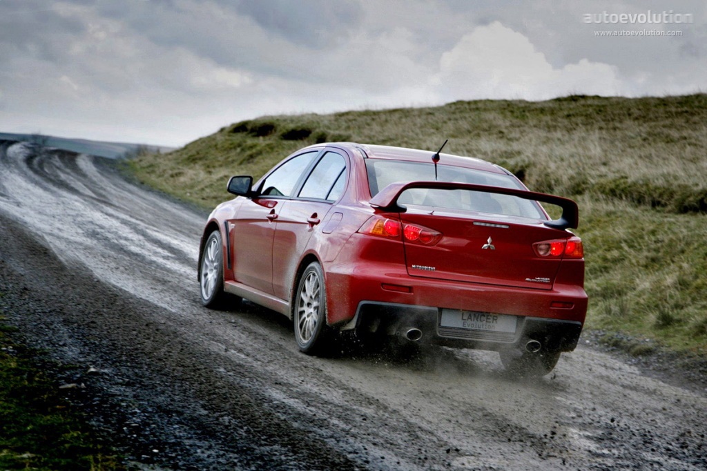 Mitsubishi Lancer Evolution photo 2