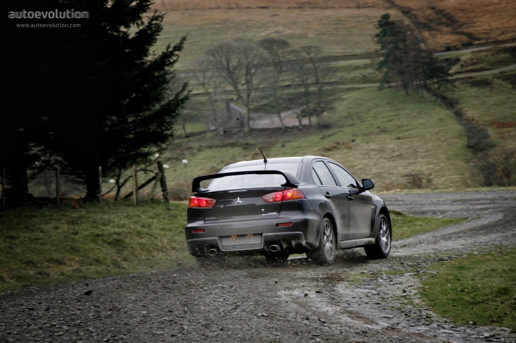 Mitsubishi Lancer Evolution photo 3