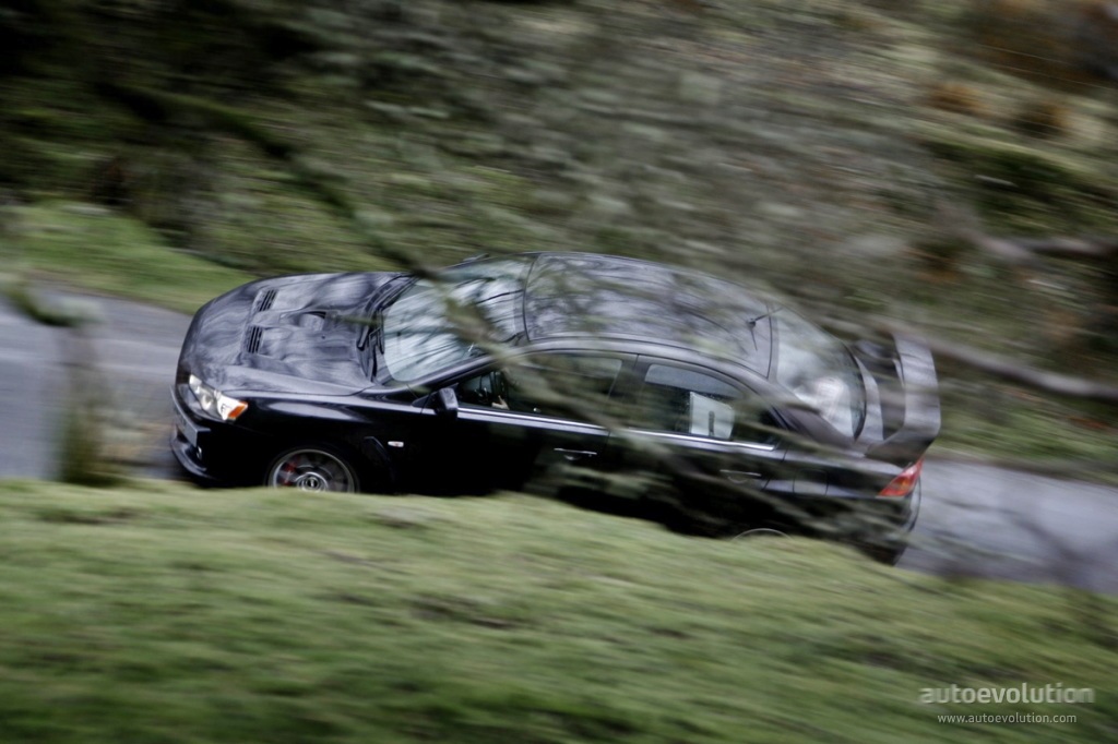 Mitsubishi Lancer Evolution photo 4