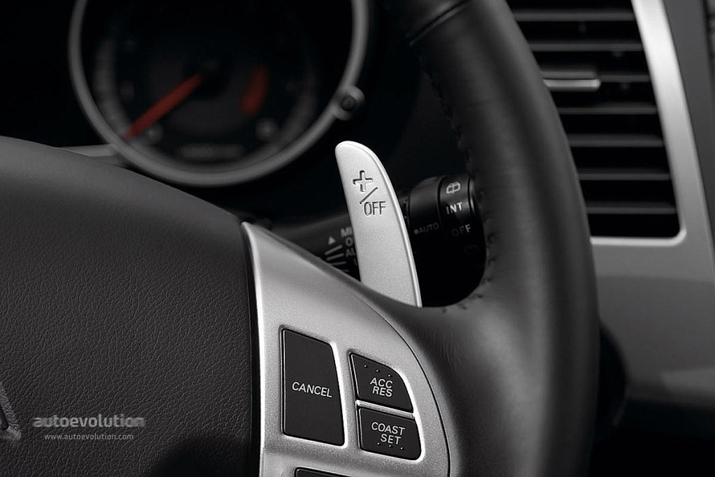 Mitsubishi Lancer Hatchback photo 12