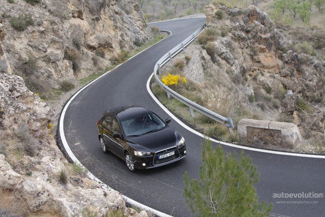 Mitsubishi Lancer Hatchback foto 9