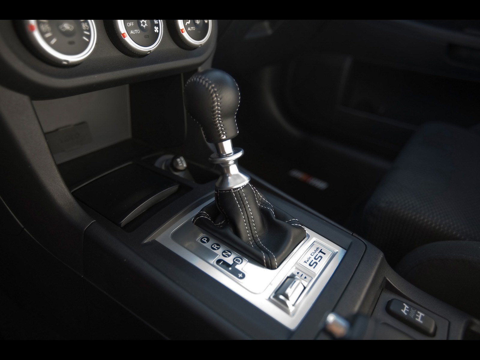 Mitsubishi Lancer Hatchback photo 44