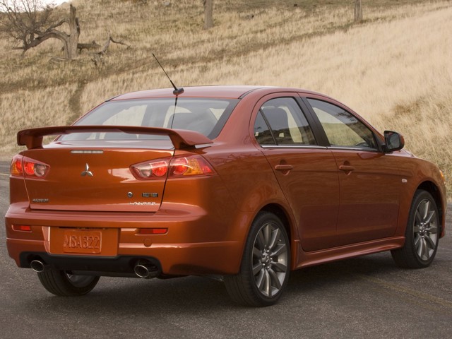 Mitsubishi Lancer Hatchback foto 21