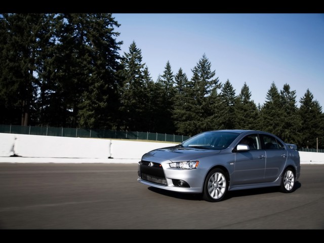 Mitsubishi Lancer Hatchback foto 23