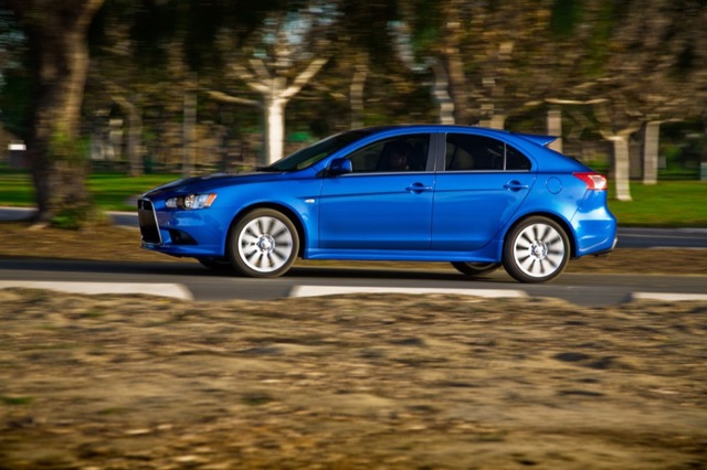 Mitsubishi Lancer Hatchback foto 12