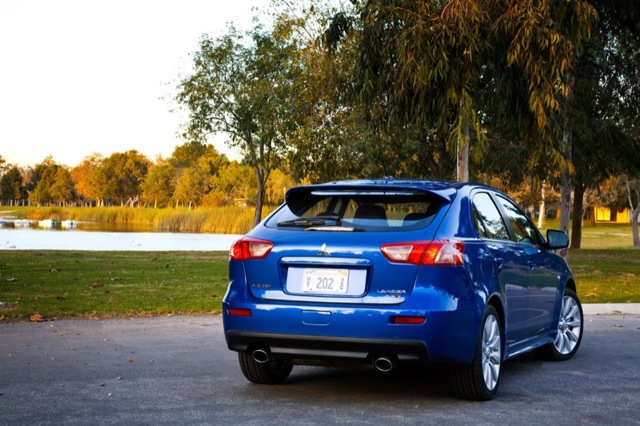 Mitsubishi Lancer Hatchback foto 14