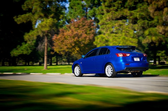 Mitsubishi Lancer Hatchback foto 15