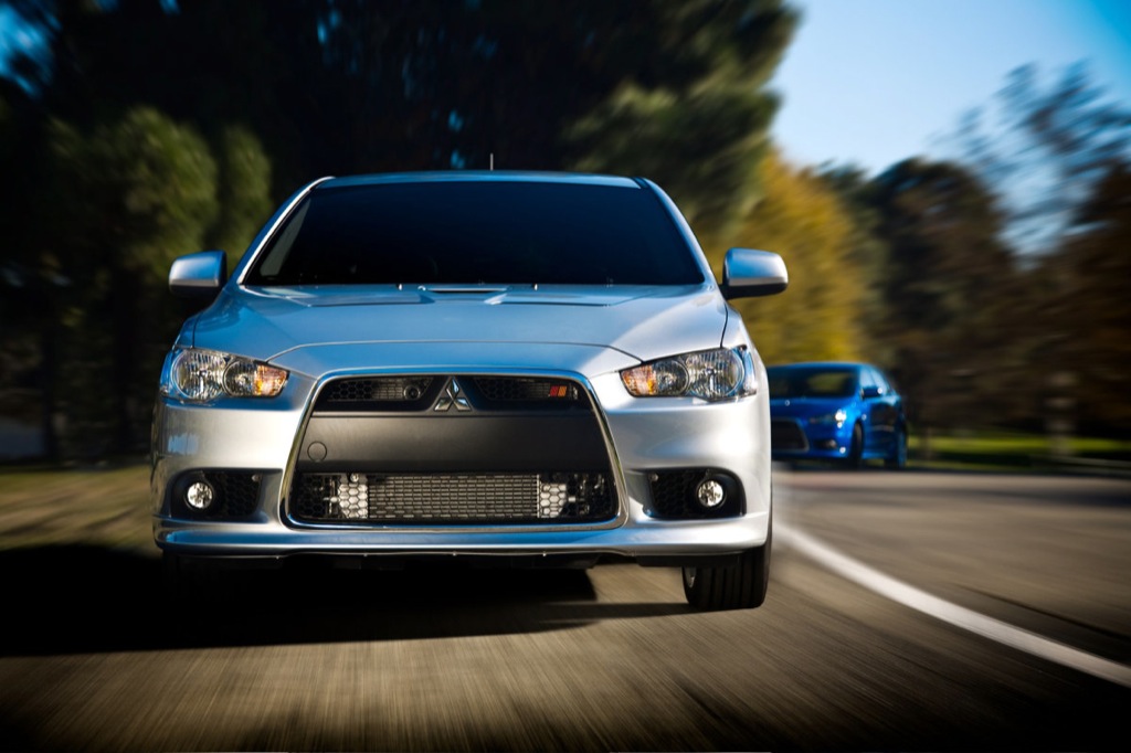 Mitsubishi Lancer Hatchback photo 2