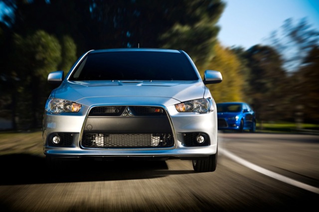 Mitsubishi Lancer Hatchback foto 2