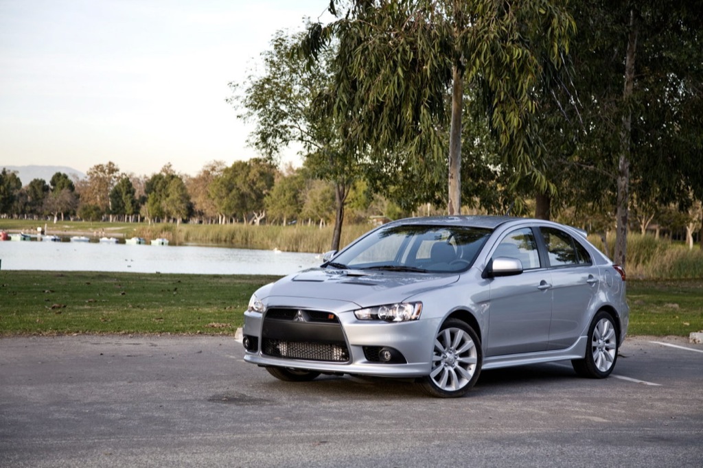 Mitsubishi Lancer Hatchback photo 4