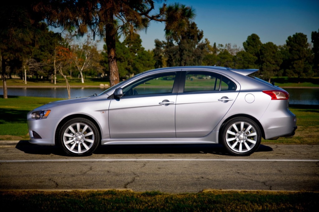 Mitsubishi Lancer Hatchback photo 5