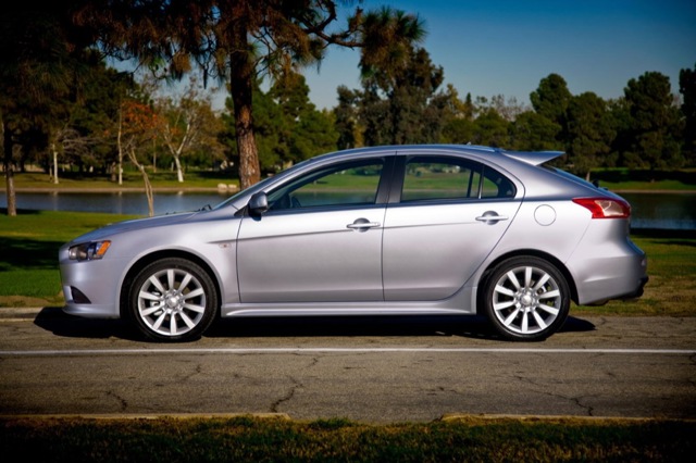 Mitsubishi Lancer Hatchback foto 5