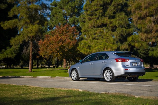 Mitsubishi Lancer Hatchback foto 6