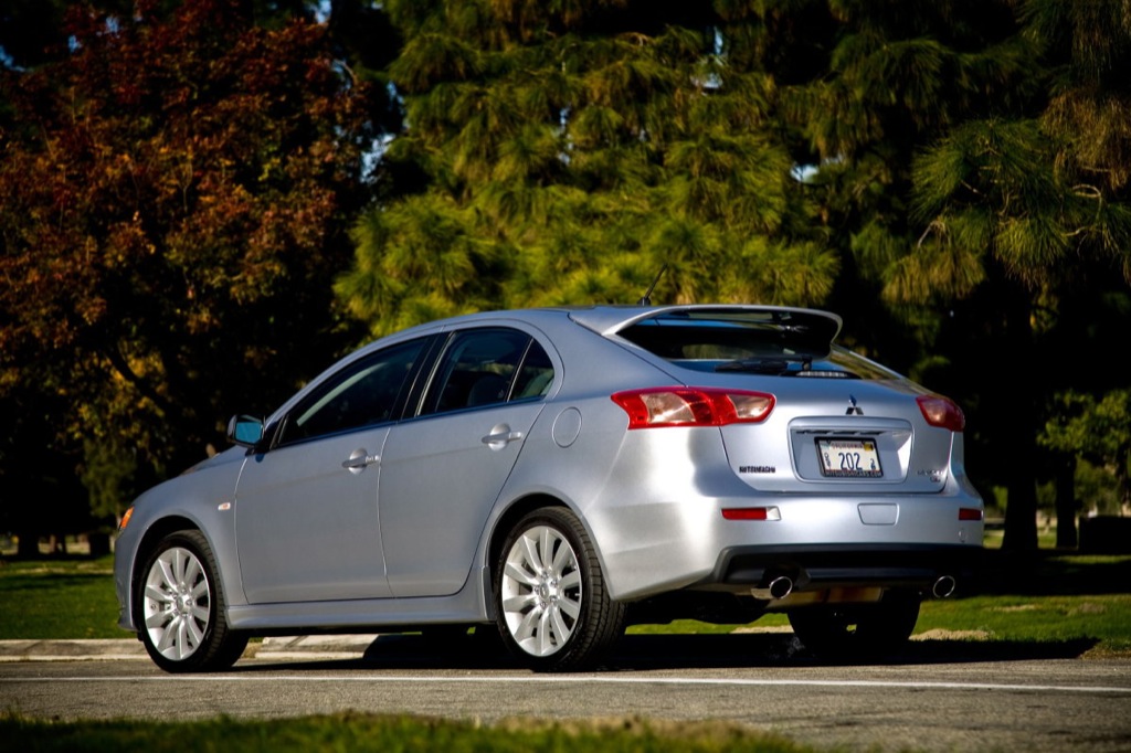 Mitsubishi Lancer Hatchback photo 7