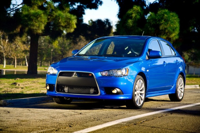 Mitsubishi Lancer Hatchback foto 8