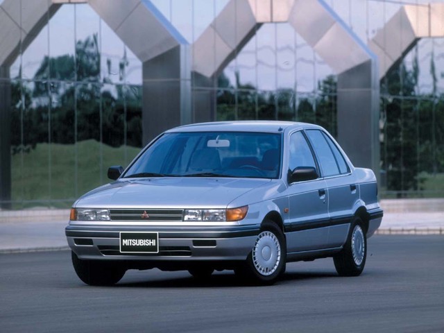 Mitsubishi Lancer photo 4