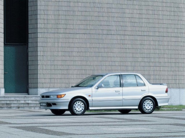 Mitsubishi Lancer photo 5