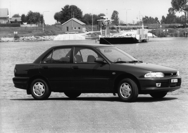 Mitsubishi Lancer Foto 4