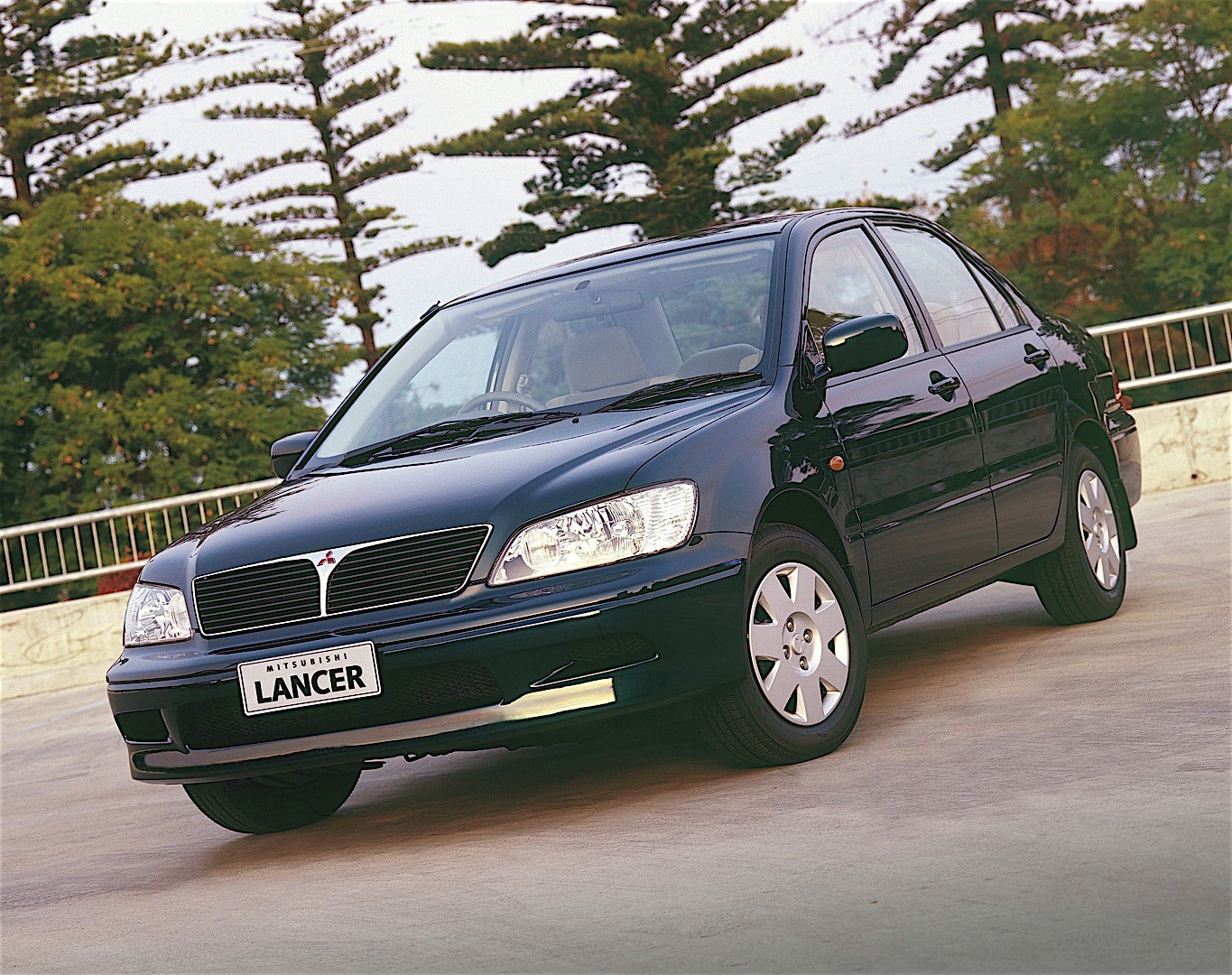 Mitsubishi Lancer photo 7