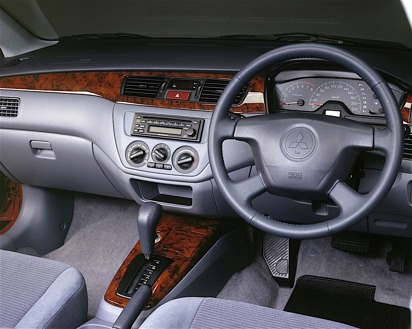 Mitsubishi Lancer photo 24