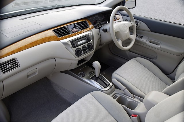 Mitsubishi Lancer Foto 51
