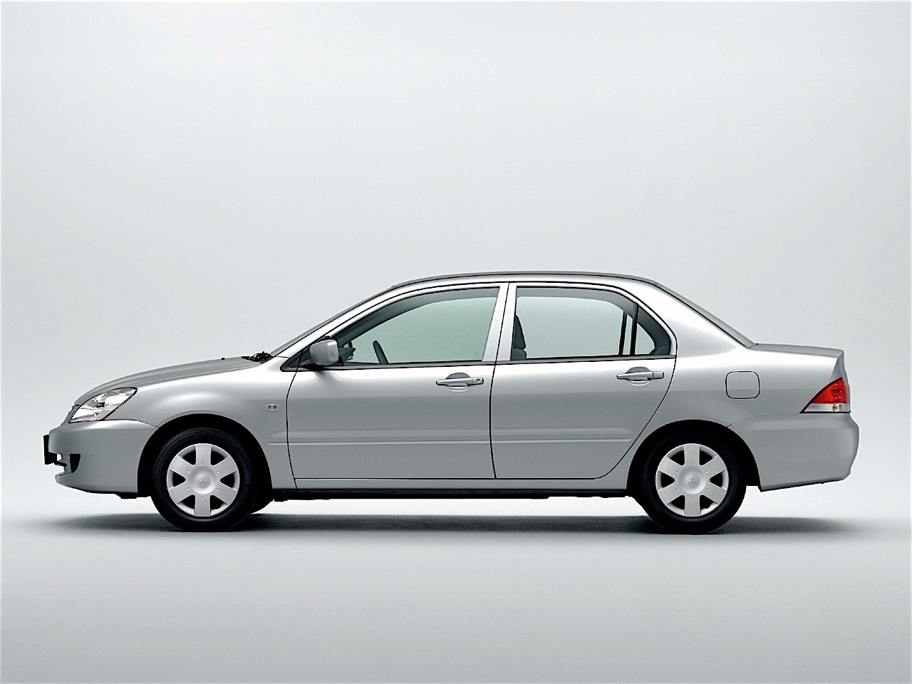 Mitsubishi Lancer photo 27