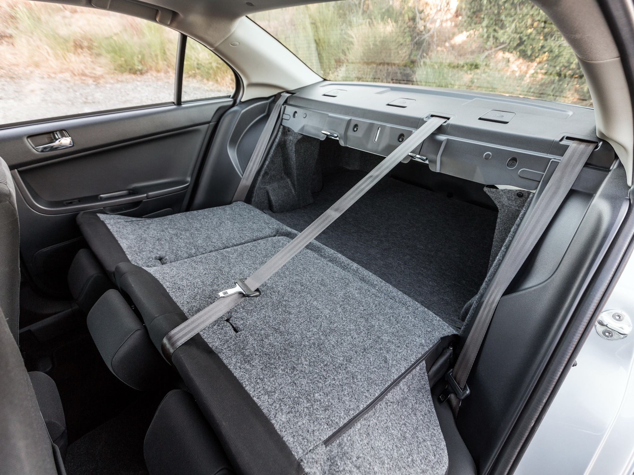 Mitsubishi Lancer photo 100